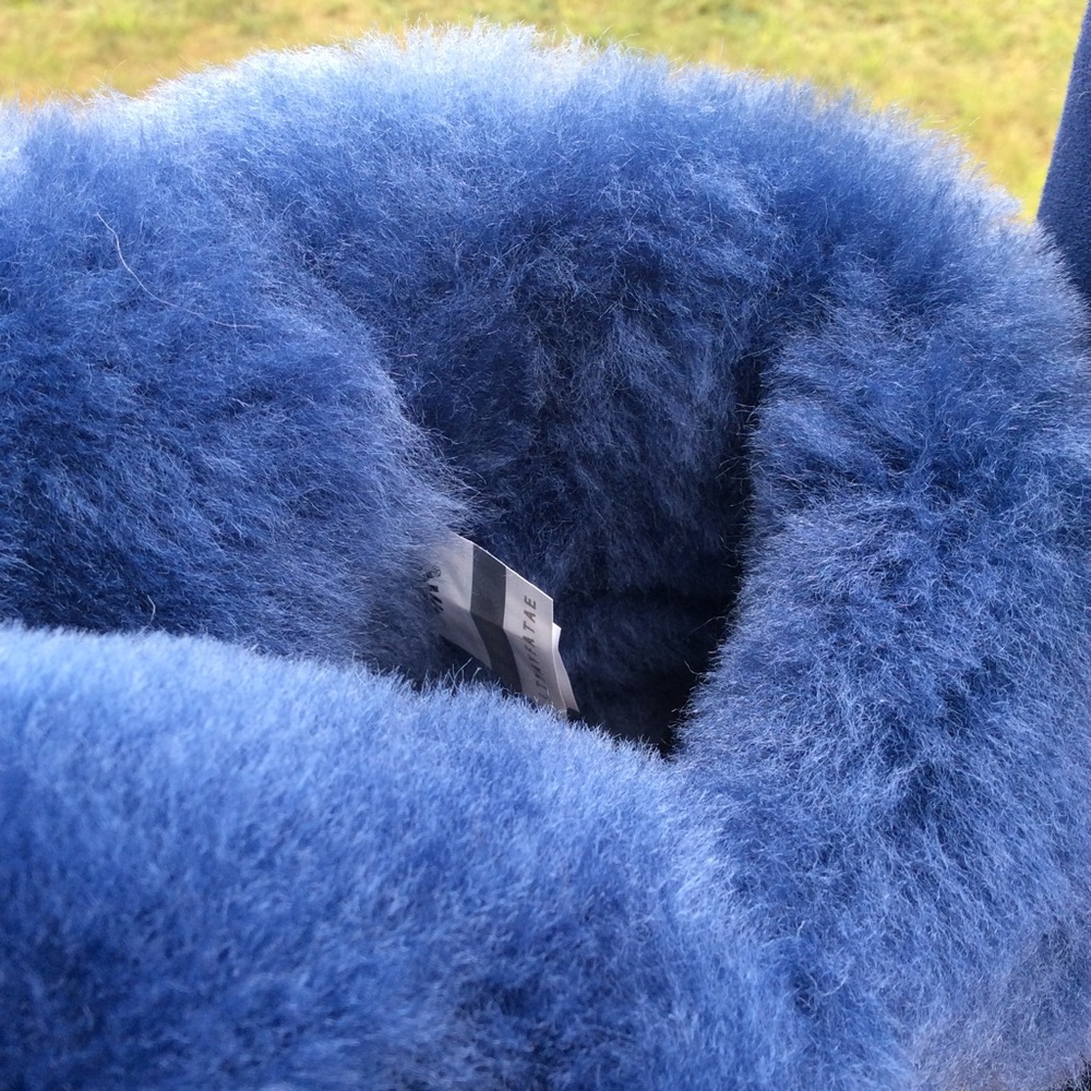 Ugg Bailey Button II Poppy - Picture 7 of 7